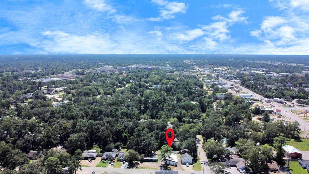 More Photos Of 703 Everett St, Conroe Office Residential For Sale