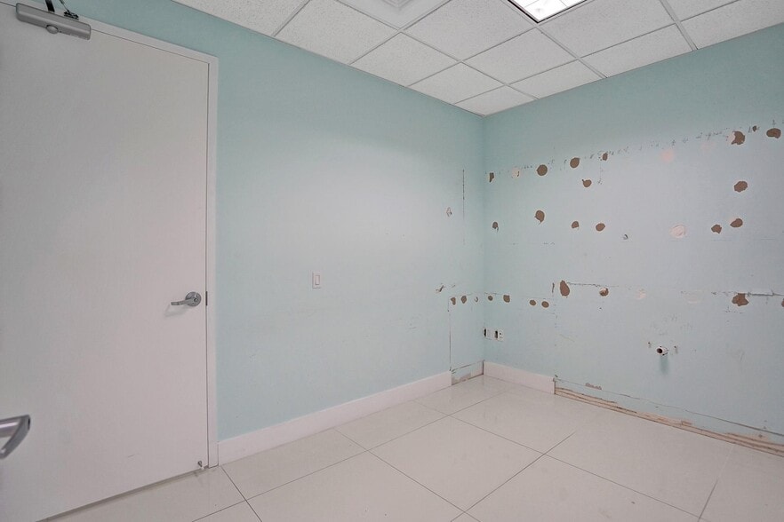 More Photos Of 15620 SW 29th St, Miramar Medical For Sale