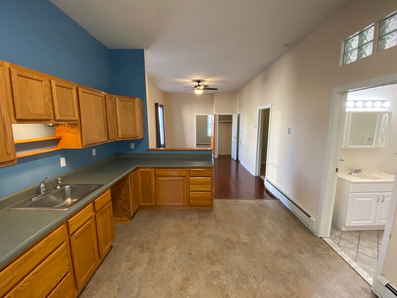 More Photos Of 31 Congress St, Cohoes Apartments For Sale