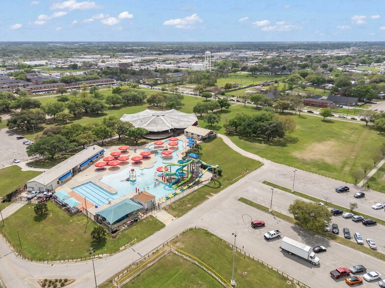 More Photos Of 2816 Lafferty Rd, Pasadena Apartments For Sale