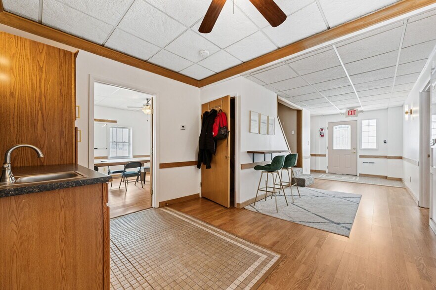 More Photos Of 28916 Euclid Ave, Wickliffe Office For Sale