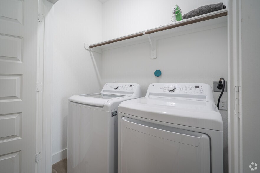 More Photos Of 316 Thornton Rd, Houston Apartments For Sale