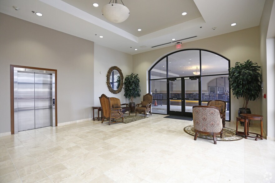 More Photos Of 8240 Preston Rd, Plano Unknown For Lease