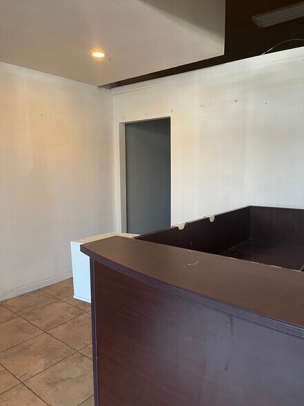 More Photos Of 5819-5835 Bellflower Blvd, Lakewood Unknown For Lease