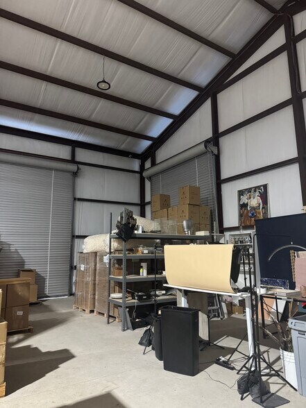 More Photos Of 14707 Fitzhugh Rd, Austin Warehouse For Sale