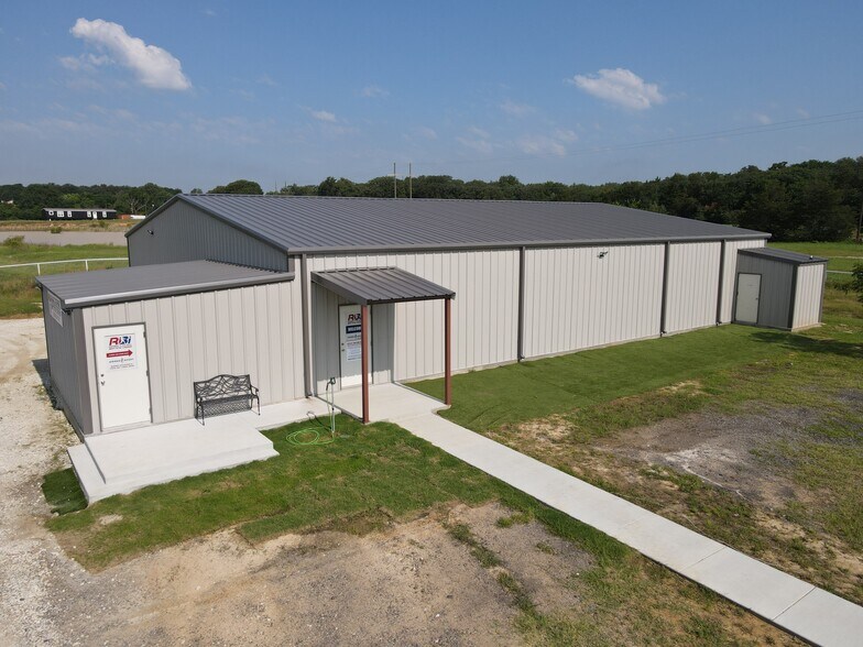 More Photos Of 9129 FM 678, Whitesboro Manufacturing For Sale