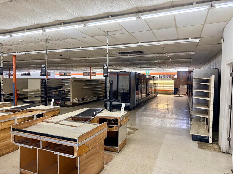 More Photos Of 104 W State Highway 162, Clarkton Supermarket For Sale