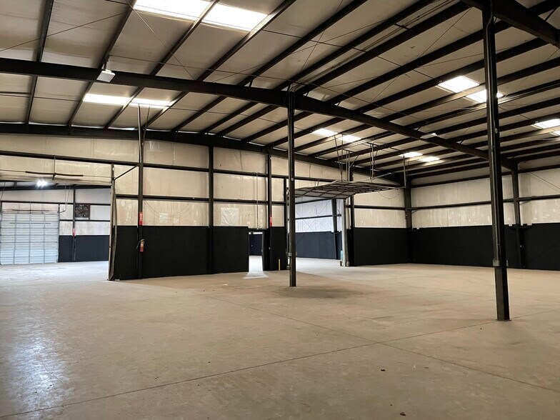 More Photos Of 2964 S 3rd St, Memphis Warehouse For Sale