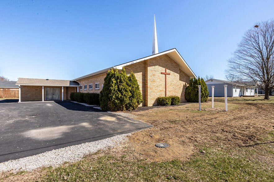 More Photos Of 420 E Pike St, Kirklin Religious Facility For Sale