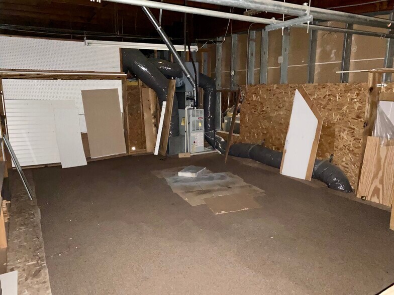 More Photos Of 8807 Thornton Rd, Stockton Storefront Retail Office For Lease