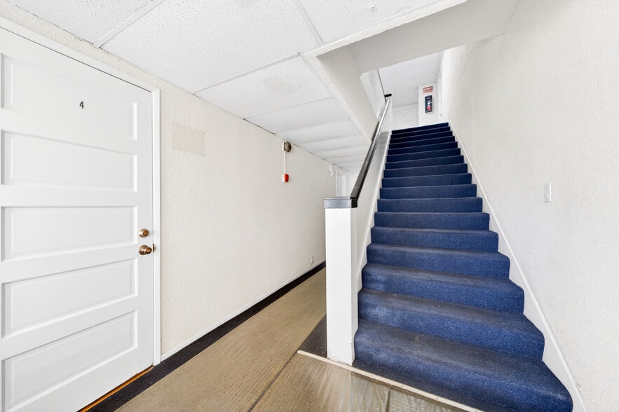 More Photos Of 15003 Larch Ave, Lawndale Apartments For Sale