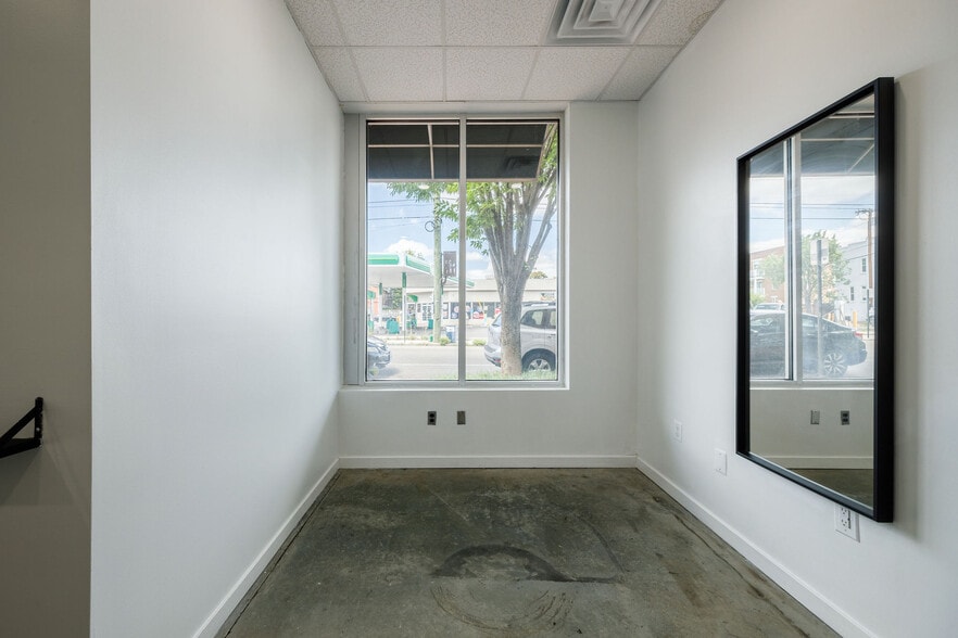 More Photos Of 1919-1921 W Cary St, Richmond Storefront Retail Residential For Sale