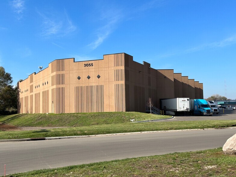 Primary Photo Of 3055 Spruce St, Little Canada Warehouse For Sale