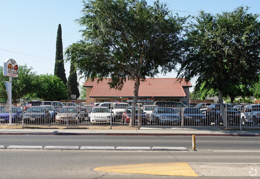 Primary Photo Of 1938 E Belmont Ave, Fresno Auto Dealership For Sale