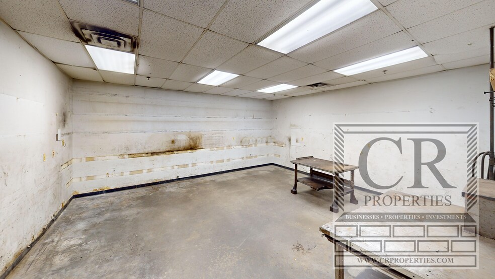 More Photos Of 2934 US Route 9W, New Windsor Township Auto Dealership For Sale