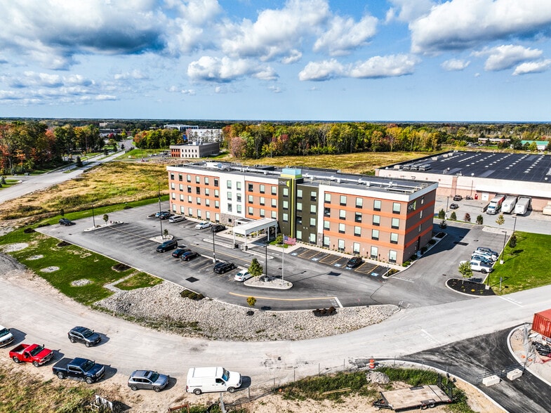 More Photos Of 400 Bellwood Dr, Rochester Hotel For Sale