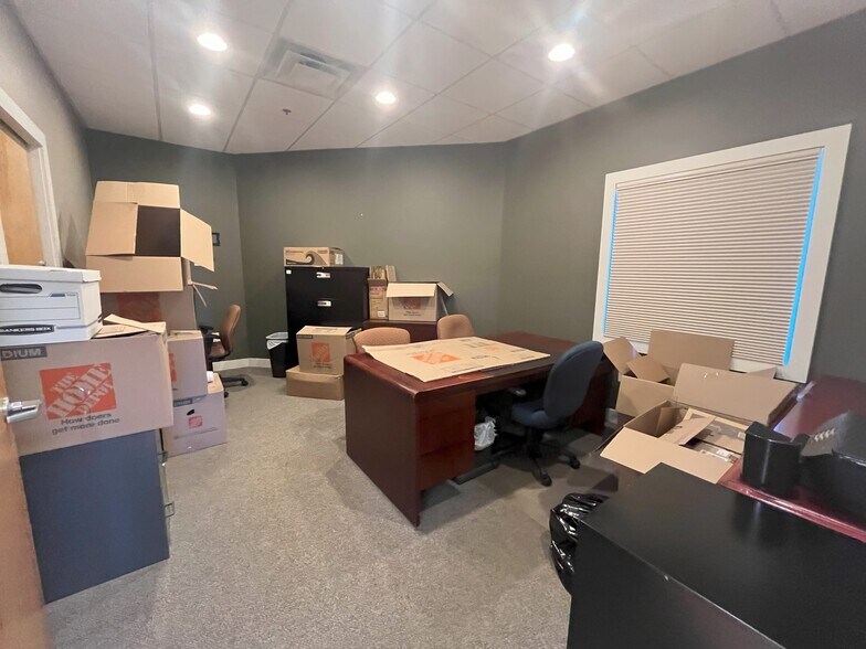 More Photos Of 140 Point Judith Rd, Narragansett Storefront Retail Office For Sale