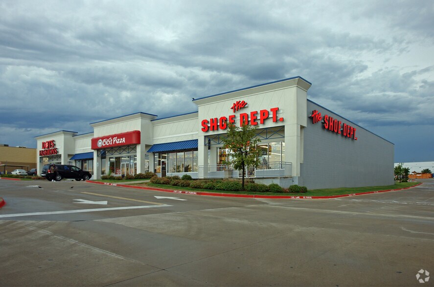 More Photos Of 4398 I-30 Hwy, Dallas Freestanding For Lease
