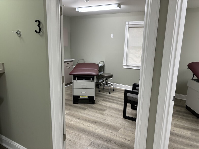 More Photos Of 201 Professional Park Dr, Glasgow Medical For Lease