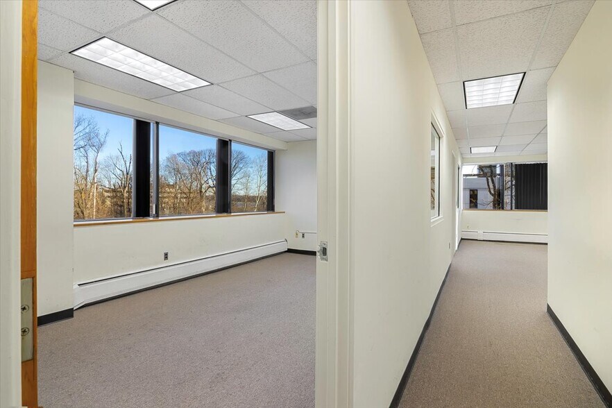 More Photos Of 140 Littleton Rd, Parsippany Office For Lease