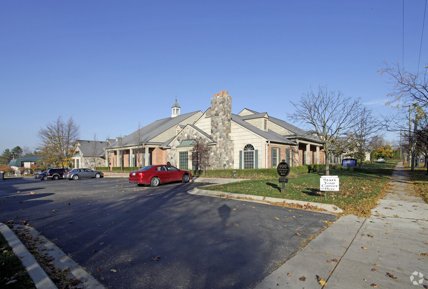 Primary Photo Of 800-900 W University Blvd, Rochester Medical For Lease