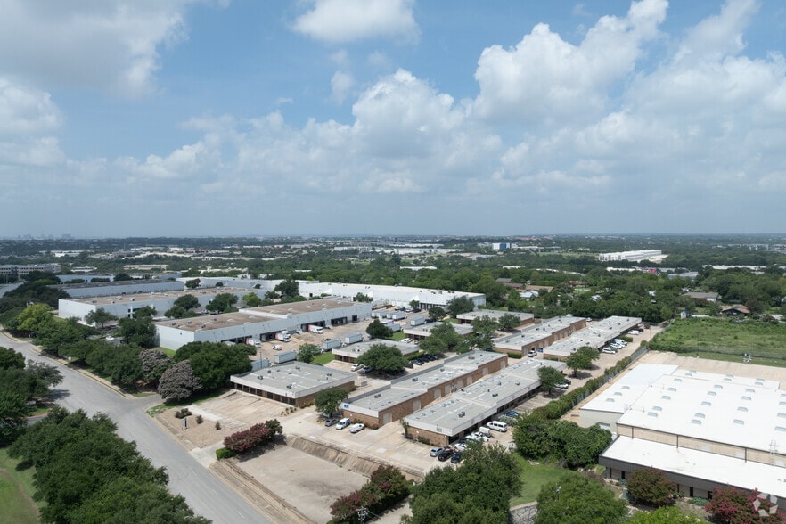 More Photos Of 8906 Wall St, Austin Unknown For Lease