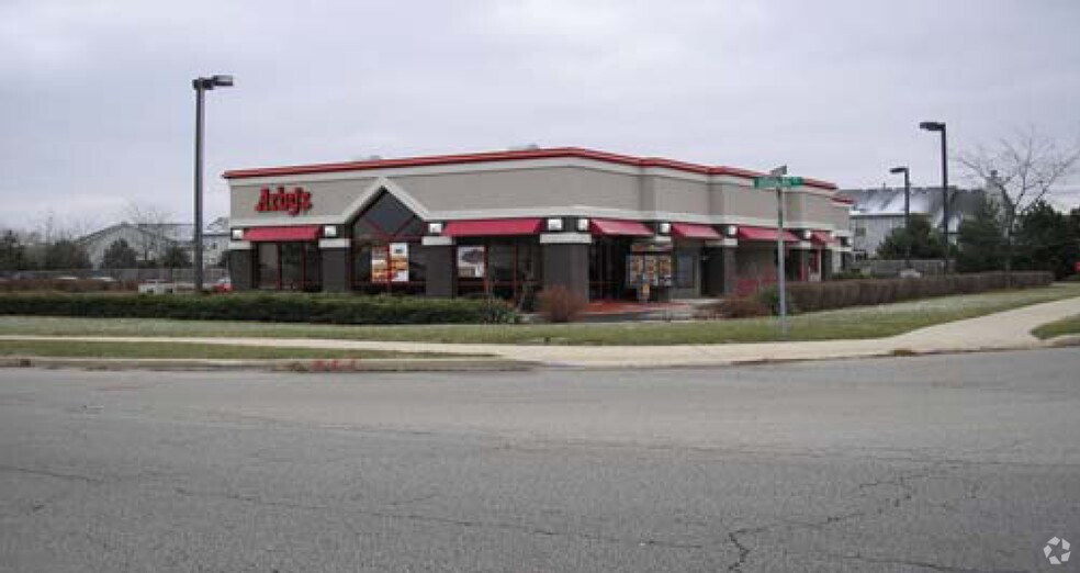 More Photos Of 240 Douglas Rd, Oswego Fast Food For Lease