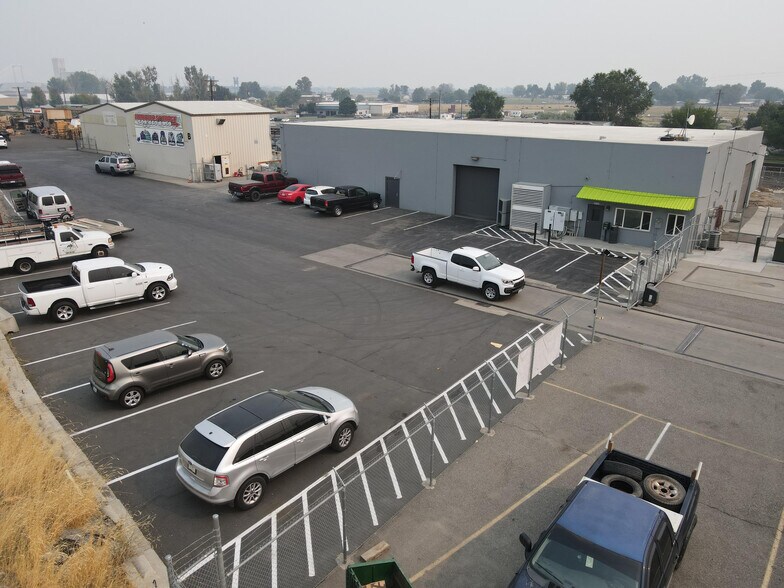 More Photos Of 1615 E Chemical Dr, Kennewick Distribution For Lease