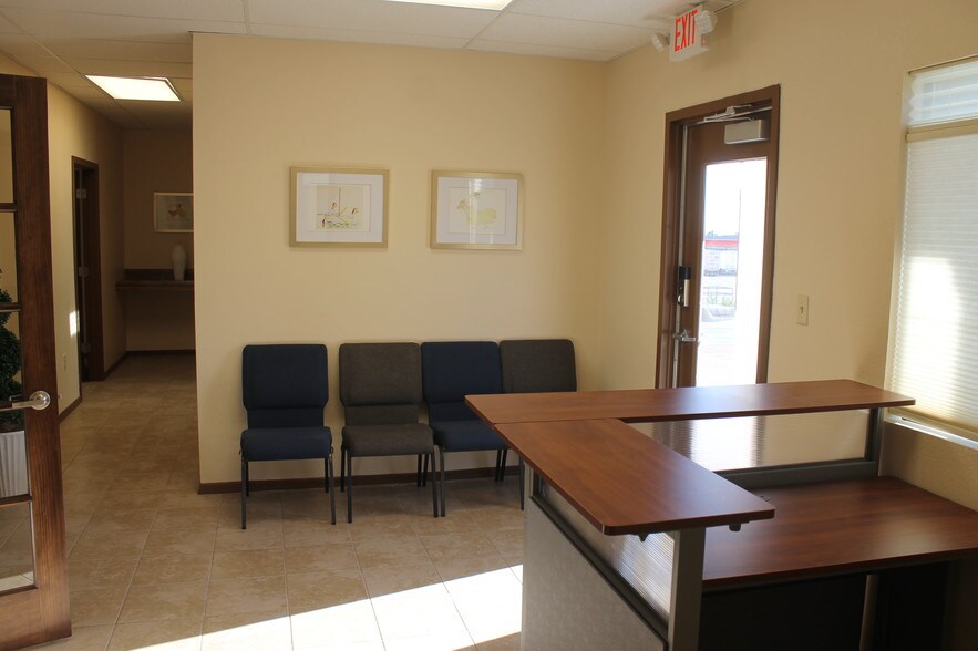 More Photos Of 3012 Mountain Pass Blvd, Anthony Office For Lease