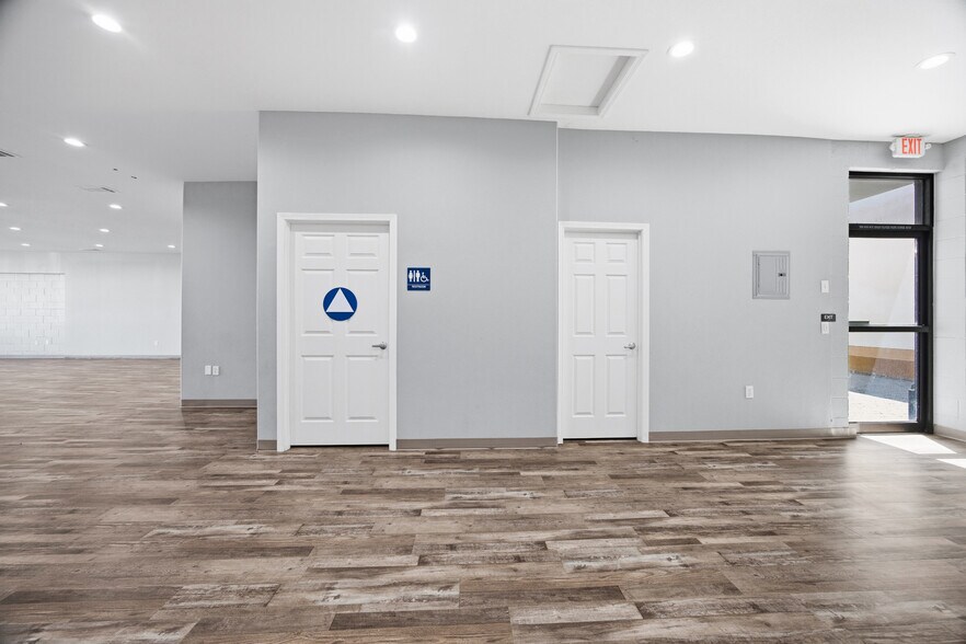 More Photos Of 145-147 N K St, Tulare Office For Sale