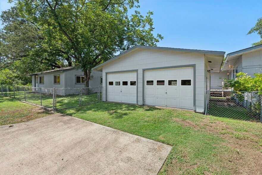 More Photos Of 6401 Menchaca Rd, Austin Flex For Sale