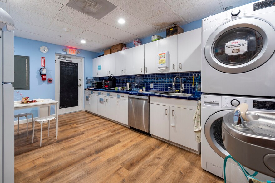 More Photos Of 8201 W Mcnab Rd, Tamarac General Retail For Sale