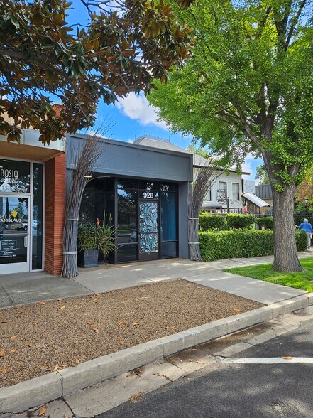 More Photos Of 928 15th St, Modesto Office For Lease