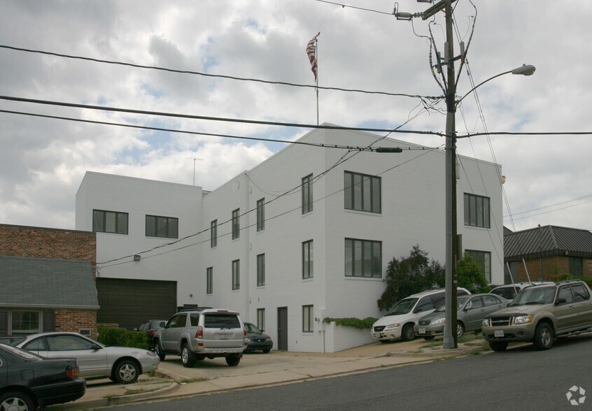 More Photos Of 3256 Colvin St, Alexandria Flex For Lease