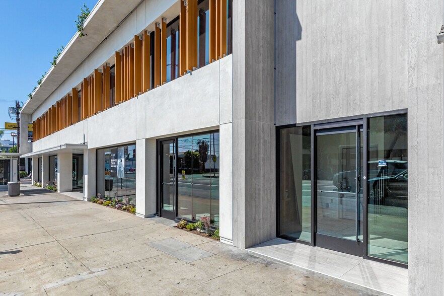 More Photos Of 501-511 N La Cienega Blvd, West Hollywood Storefront Retail Office For Lease