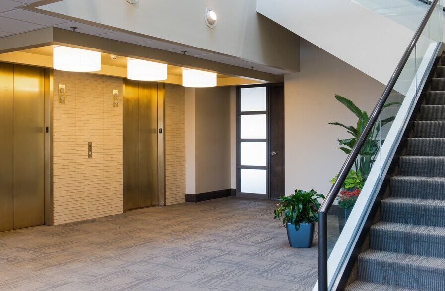 More Photos Of 800 E 101st Ter, Kansas City Office For Lease