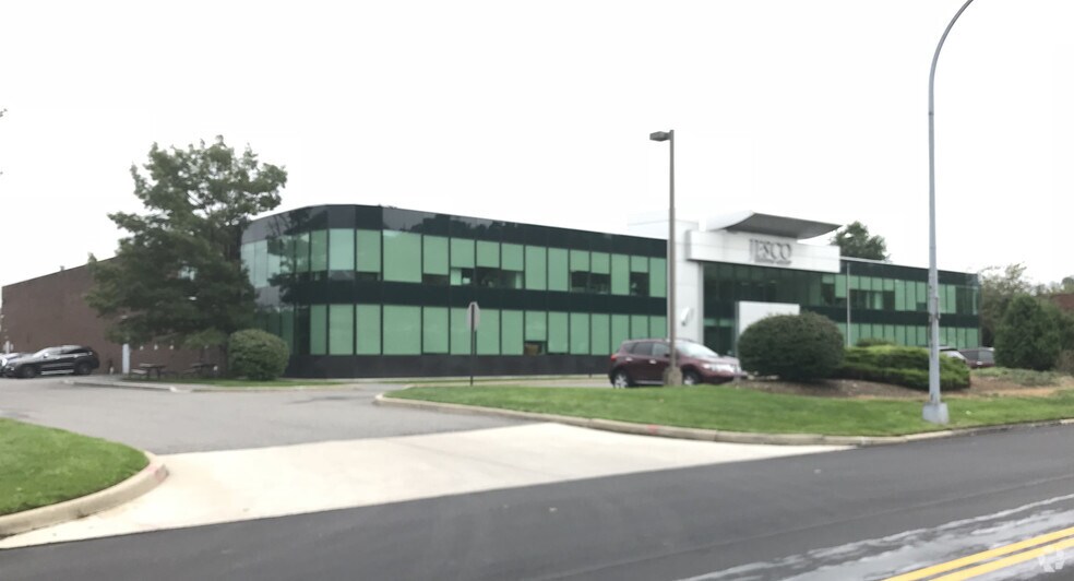 Primary Photo Of 15 Harbor Park Dr, Port Washington Manufacturing For Lease