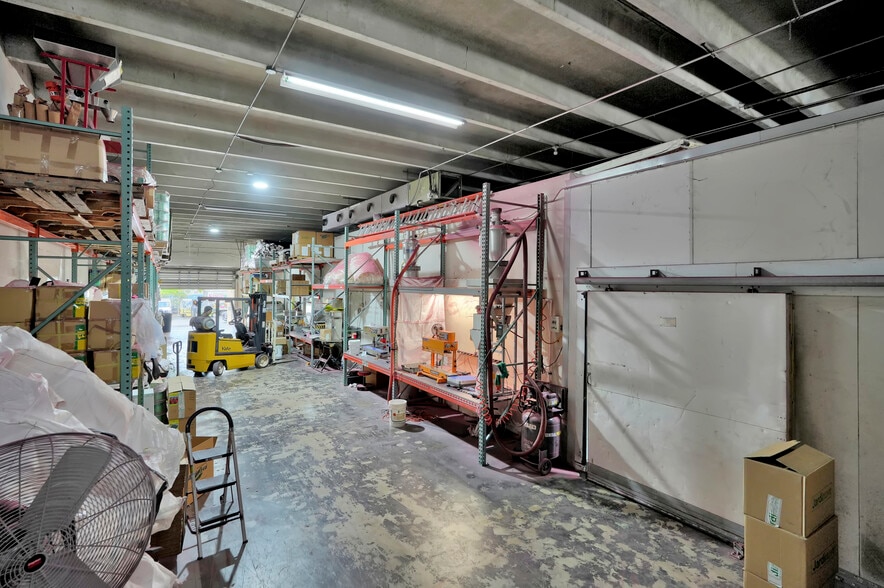 More Photos Of 3317-3347 NW 74th St, Miami Warehouse For Sale