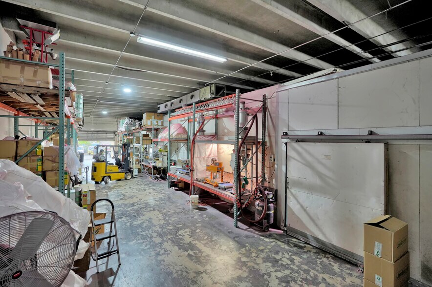 More Photos Of 3337 NW 74th Ave, Miami Warehouse For Lease