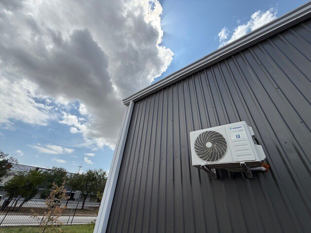 More Photos Of 9326 SE Loop 410, San Antonio Flex For Sale