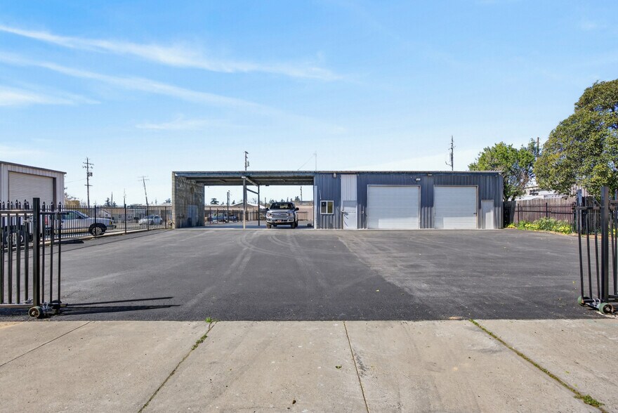 Primary Photo Of 1110 Ramirez St, Marysville Auto Dealership For Sale