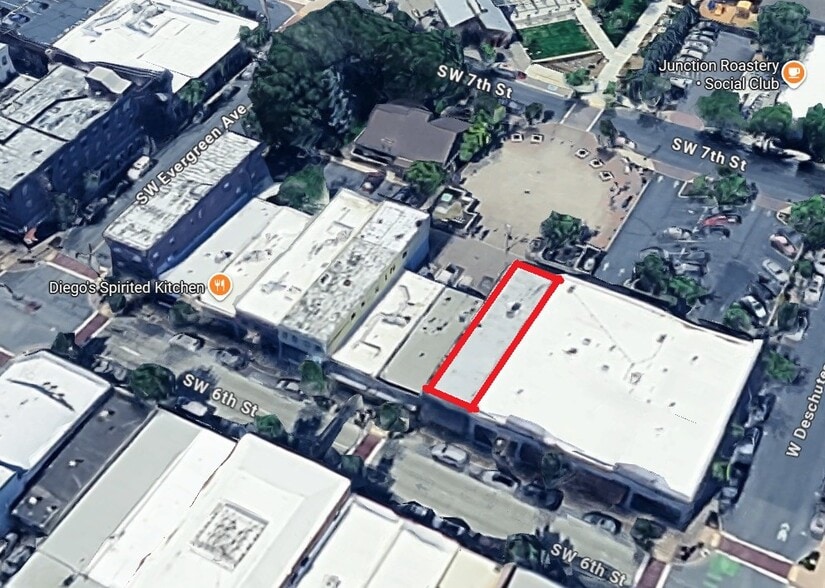 More Photos Of 423 SW 6th St, Redmond General Retail For Lease