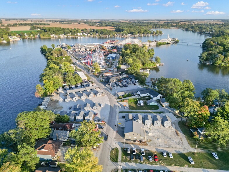 More Photos Of 4983 E Indiana Beach Rd, Monticello Hotel For Sale