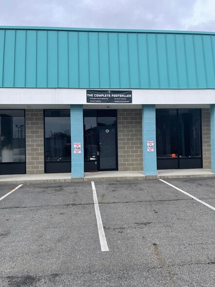 More Photos Of 1519-1527 Middlesex St, Lowell Storefront For Lease