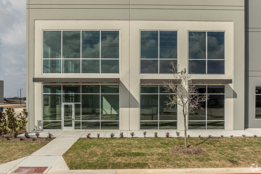 More Photos Of 3000 Mark IV Pky, Fort Worth Unknown For Lease