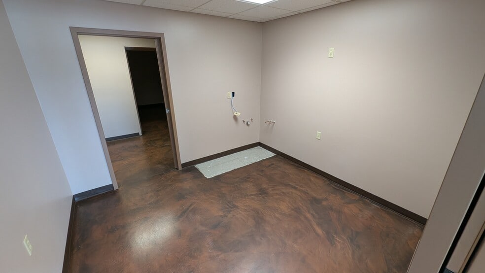 More Photos Of 12555 SR 23 SR 23, Granger Office For Sale