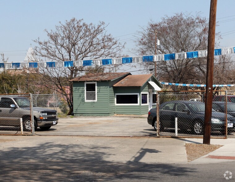 Primary Photo Of 715 Montgomery St, Savannah Auto Dealership For Sale