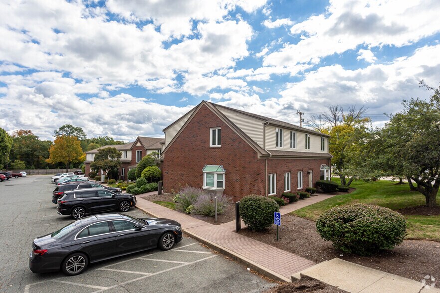 Primary Photo Of 409 Pond St, Braintree Office For Lease