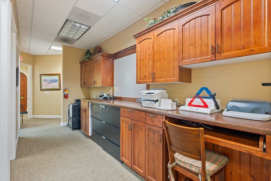 More Photos Of 829 San Benito St, Hollister Office For Sale