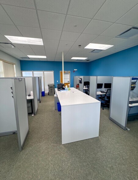 More Photos Of 1011 Tompkins Dr NE, Byron Office For Lease